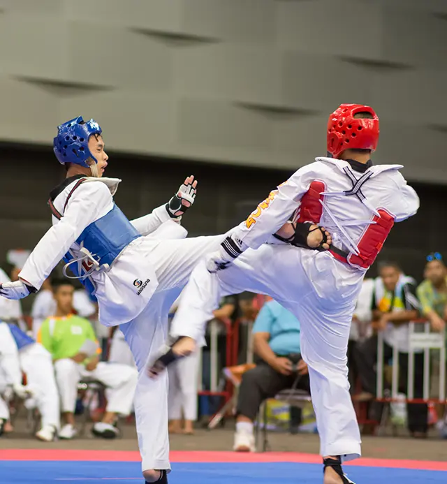 ¿Cómo atar un cinturón de Taekwondo?