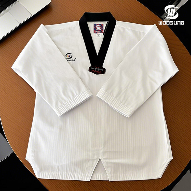 Uniforme de taekwondo con malla