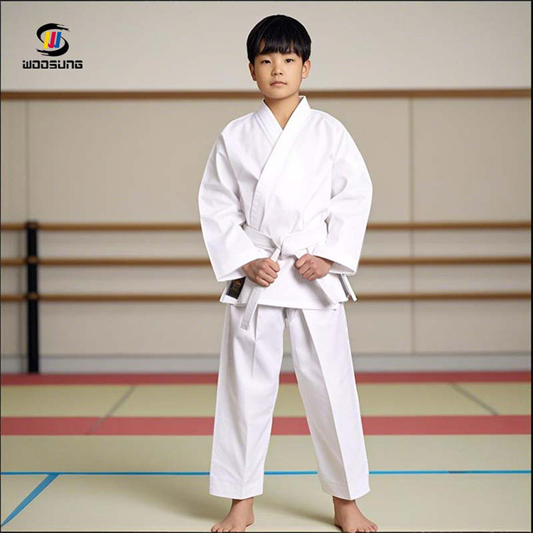 Uniforme de karate juvenil